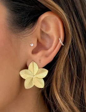 Brinco Folheado a Ouro 18k e Prata Flor com Pétalas Texturizada - Ouro
