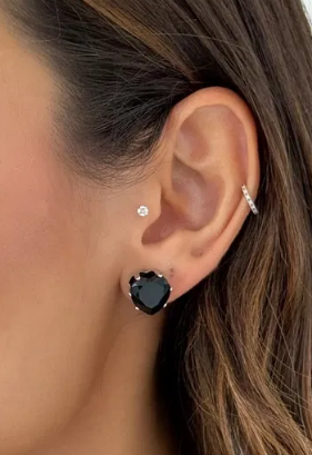 Brinco Folheado a Ouro 18k e Prata Cristal Coração - Prata-Preto